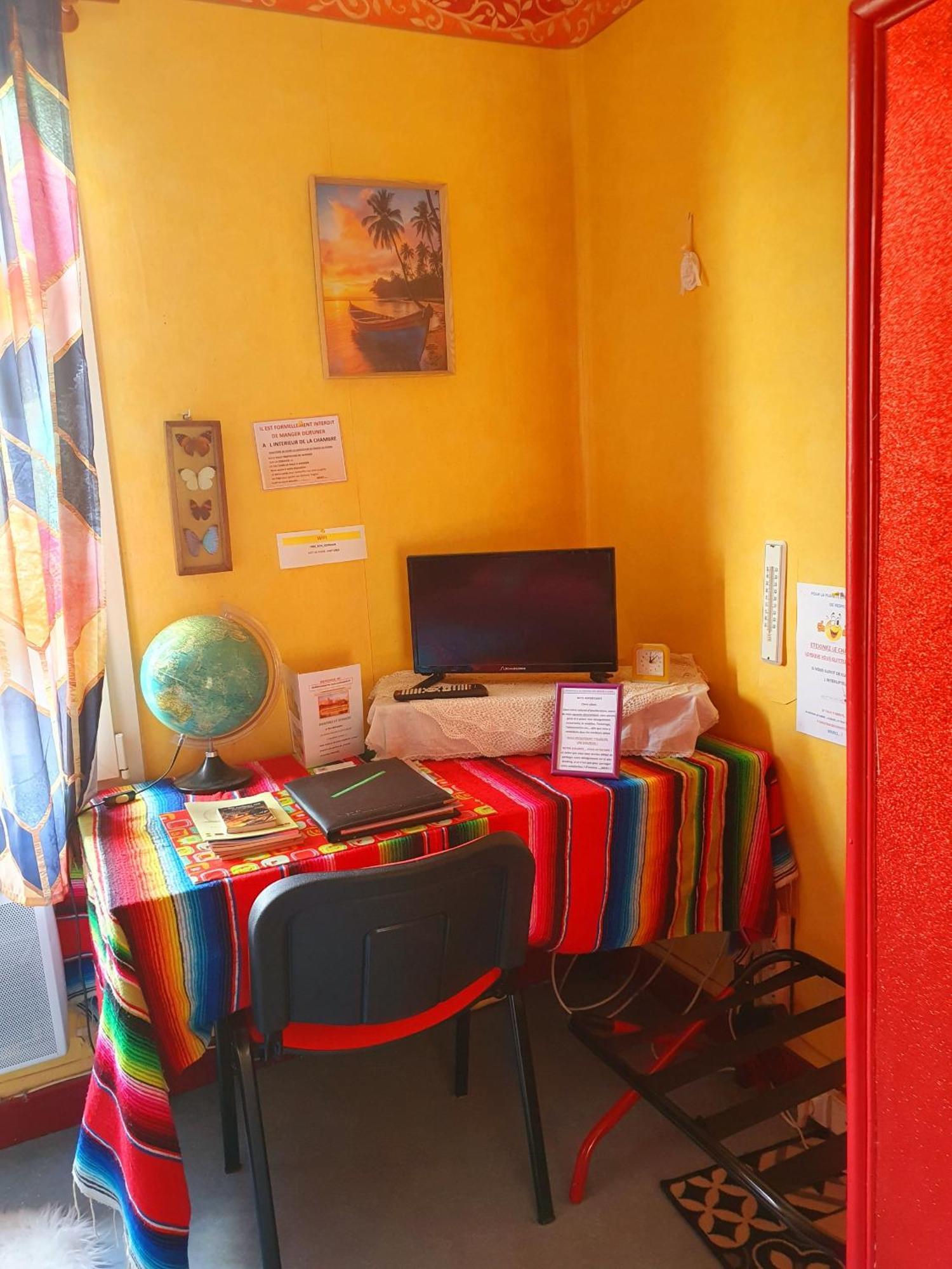 Bed And Breakfast Les Roses Multicolores Du 47 Fumel Zewnętrze zdjęcie